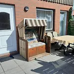 Annies Apartment